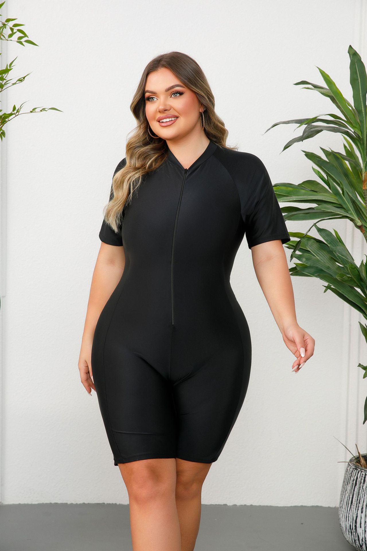 Plus Size Rash Guard Swimsuit Color Block Short Sleeve Zip-Up One Piece Swimwea